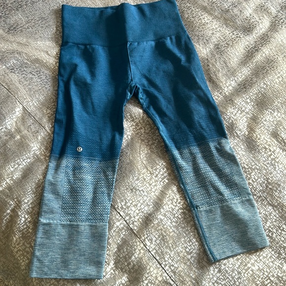 Lululemon cropped leggings - Picture 1 of 2